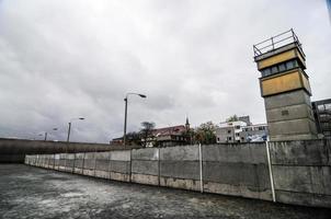 Blick auf das Niemandsland zwischen Ost- und Westberlin foto