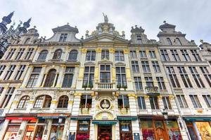 der Grand Place an einem bewölkten Tag in Brüssel, Belgien foto