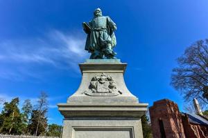 Statue von William Couper im Jahr 1909 von Captain John Smith in James Fort, Jamestown Island. foto