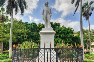 Statue von Carlos Manuel de Cespedes in der Altstadt von Havanna. Cespedes gilt als Vater der kubanischen Nation. Er befreite die Sklaven und stachelte den Aufstand gegen den Kolonialismus an, 2022 foto