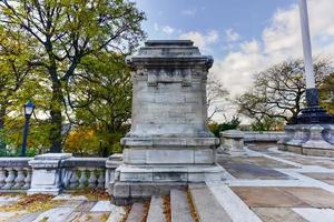 das denkmal für soldaten und seeleute im riverside park in der oberen westseite von manhattan, new york city, erinnert an soldaten und seeleute der unionsarmee, die im amerikanischen bürgerkrieg gedient haben. foto