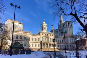 New Yorker Rathaus im Rathauspark im Winter. foto