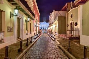 La Fortaleza ist die offizielle Residenz des Gouverneurs von Puerto Rico. es wurde zwischen 1533 und 1540 gebaut, um den hafen von san juan zu verteidigen. Palast von Santa Catalina. foto