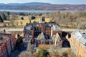 Das Hudson River State Hospital ist ein ehemaliges psychiatrisches Krankenhaus des Staates New York, das von 1873 bis zu seiner Schließung Anfang der 2000er Jahre betrieben wurde. foto