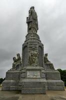 nationales denkmal für die vorfahren in plymouth, massachusetts, errichtet von der pilgergesellschaft im jahr 1889 foto