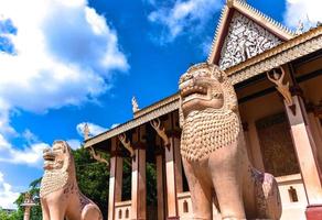 Wat Phnom ist ein buddhistischer Tempel in Phnom Penh, Kambodscha. Es ist das höchste religiöse Bauwerk der Stadt. foto