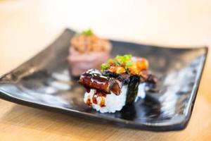 Sushi mit Aal. Sushi-Menü. japanisches Essen. foto