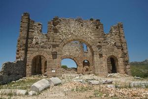 basilika der antiken stadt aspendos in antalya, turkiye foto