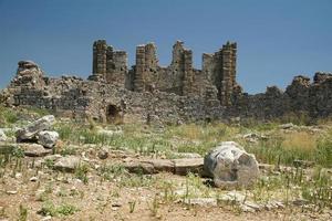 basilika der antiken stadt aspendos in antalya, turkiye foto