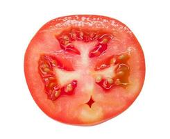 Draufsicht auf einzelne frische halbrote Tomate isoliert auf weißem Hintergrund mit Beschneidungspfad, Nahaufnahme des Fotos mit vollem Fokus