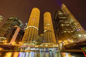 Chicago River Skyline bei Nacht, 2022 foto