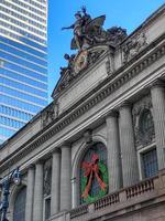 grand central terminal fassade mit einem urlaubsäußeren in new york city. foto