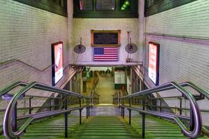 park street station des mbta u-bahnsystems, gelegen an der kreuzung park street und tremont street unter boston common in der innenstadt von boston. foto