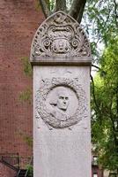 das grab des amerikanischen kolonisten und revolutionärs paul revere auf dem granary burying ground in boston foto