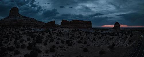 endlose wüstenansicht von arizona, usa. Rote Felsen, meilenweit kein Leben. foto