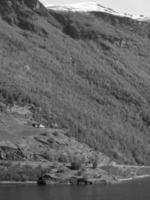 Flam und der Aurlandsfjord in Norwegen foto