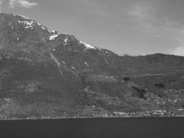 Flam und der Aurlandsfjord in Norwegen foto