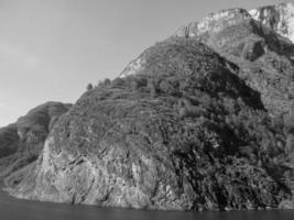 Flam und der Aurlandsfjord in Norwegen foto