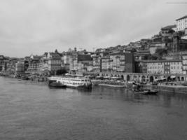 die stadt porto am fluss duero foto