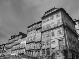 die stadt porto am fluss duero foto