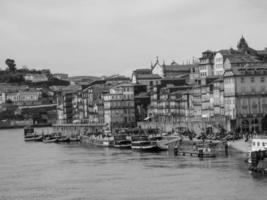 die stadt porto am fluss duero foto