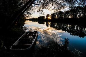 Landschaftsansicht am Wasser foto