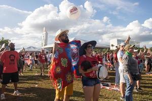 brasilia, df, brasilien 1. jan 2023 lula-anhänger versammeln sich vor dem nationalen kongress und zeigen unterstützung für präsident lula foto