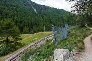 schweizer bahnstrecke alpenzug foto