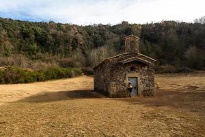 landschaften aus dem garrotxa-nationalpark der pyrenäen foto