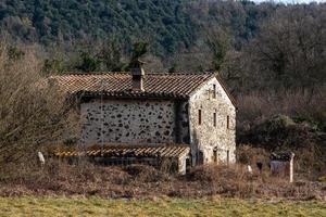 landschaften aus dem garrotxa-nationalpark der pyrenäen foto