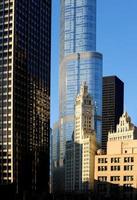 wolkenkratzer und historische wahrzeichen von chicago mit einer mischung aus architektur und design. foto