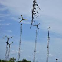 Himmelsblick und Windmühlen foto