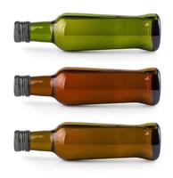 auf der seite liegend flasche mit olivenöl auf weiß foto