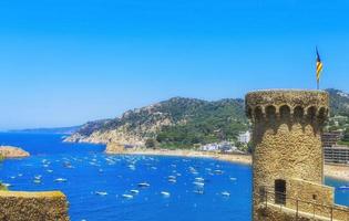 Festung und Bucht von Tossa de Mar, Katalonien, Costa Brava, Spanien foto