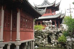 Traditionelle chinesische Architektur in Yu-Yuan-Gärten, Shanghai, China foto