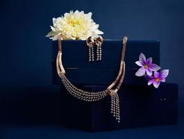 traditioneller Gold- und Diamantschmuck foto