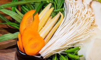 Gemüseset für das Mittagessen im Restaurant Shabu foto