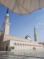 schöne tagesansicht von masjid al nabawi, medina, saudi-arabien. foto