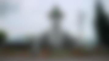 defocused centrum kirche von tondano, die erste kirche in tondano foto