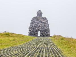 Snaefells-Statue auf Island in der Nähe von Arnarstapi im Sommer foto