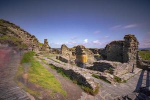 die legendäre antike stadt tintagel in cornwall, england. foto