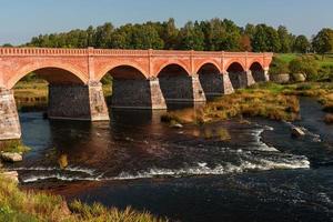 stadt kuldiga und ventas-wasserfall foto