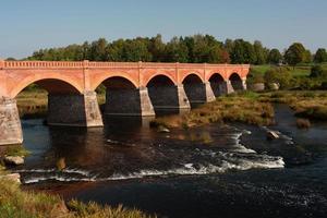 stadt kuldiga und ventas-wasserfall foto