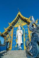 wat rong suea ten oder blauer tempel foto