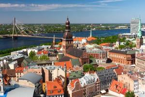 Riga von oben im Sommer foto