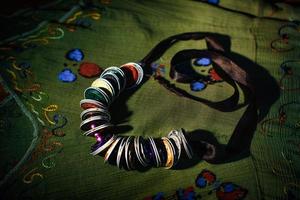 handgefertigte Halskette aus Kaffeekapseln foto