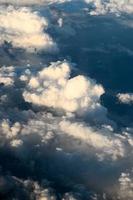 Blick auf den Himmel mit Wolken foto