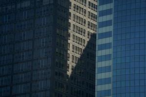 detail der wolkenkratzer von new york sehen stadtbild von hudson river liberty island foto