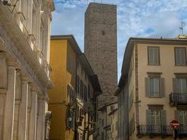 bergamo piazza maggiore platzansicht foto