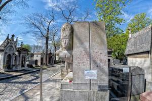 Paris, Frankreich - 2. Mai 2016 Oscar Wildes Grab auf dem Friedhof von Pere-Lachaise Gründer der Homöopathie foto